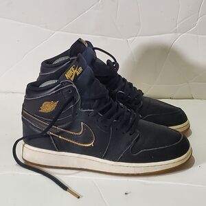 Nike Air Men's Black and Gold Sneakers